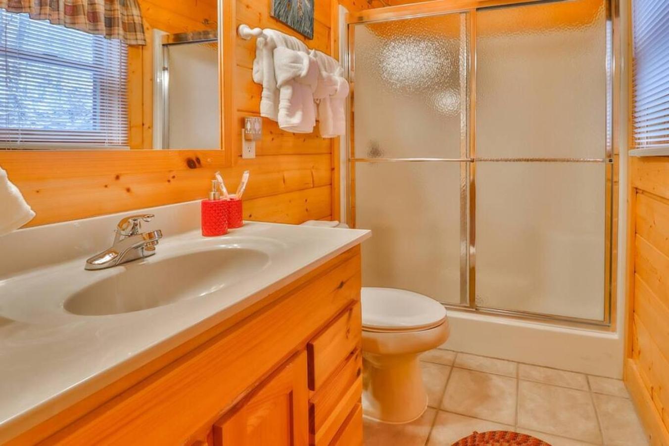 Romantic, Honeymoon Cabin In The Smokies! Gatlinburg Eksteriør bilde