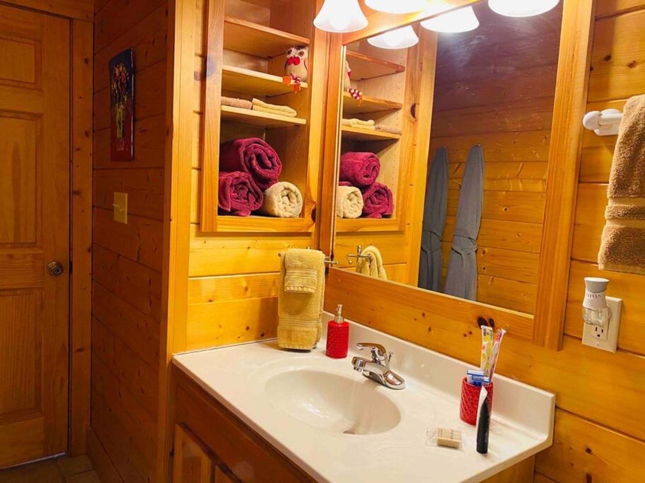 Romantic, Honeymoon Cabin In The Smokies! Gatlinburg Eksteriør bilde