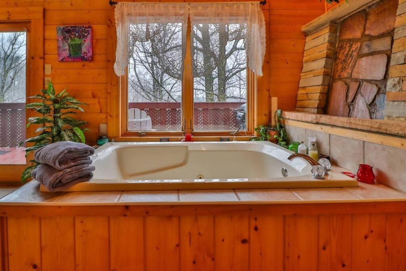 Romantic, Honeymoon Cabin In The Smokies! Gatlinburg Eksteriør bilde